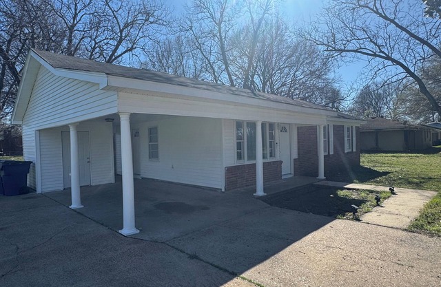 Charming 3-bedroom house with WiFi and AC in Hollandale