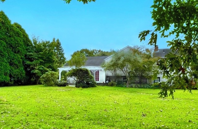 Charming 3-bedroom house in Stonington
