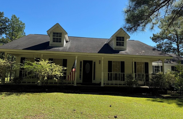 Charming 3-bedroom house with WiFi, AC in delightful Tuscaloosa close to campus