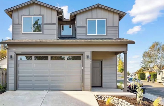 Charming 3-bedroom house in peaceful Cathlamet by the Columbia River
