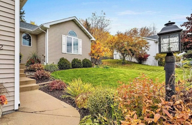 Charming 3-Bedroom House 3 mi to Lambeau Field