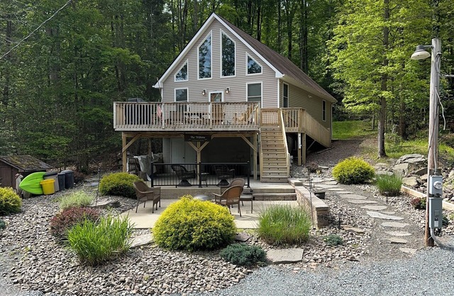 Charming 3-bedroom house with Loft & 2 Double Beds in fabulous Greentown