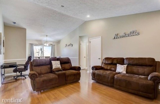 Charming 3-bedroom house Near Opry/Downtown Nashville
