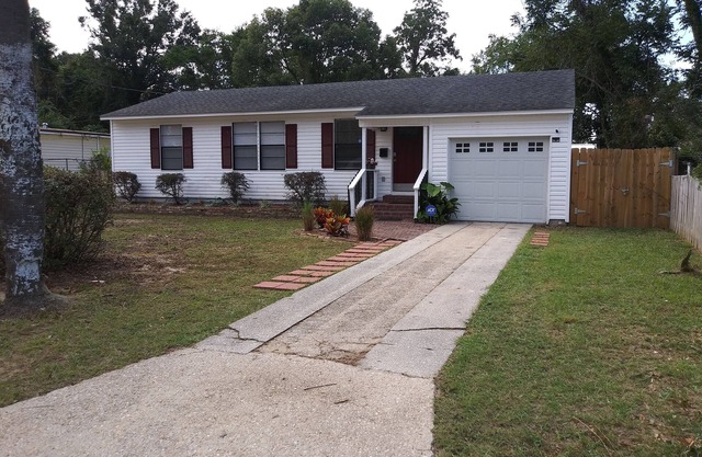 Charming 3-bedroom house with WiFi, AC in fantastic Pensacola