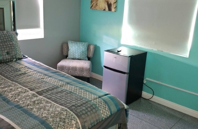Charming 3-bedroom house with AC and WiFi in delightful San Diego