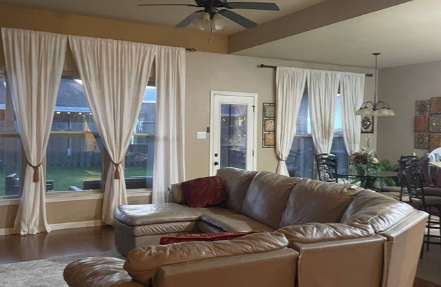 Charming 3-bedroom house with WiFi,near Downtown Thibodaux and aerial hospitals.