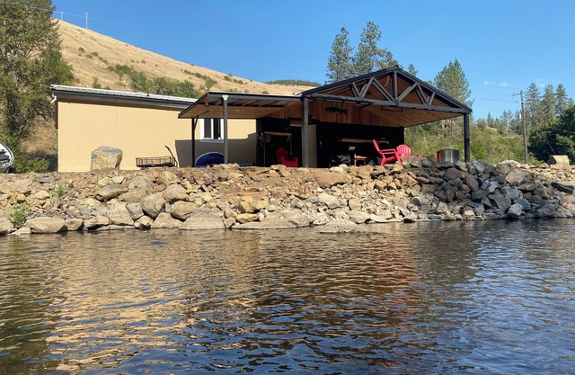 Charming 3-bedroom home with WiFi, AC in delightful Kooskia