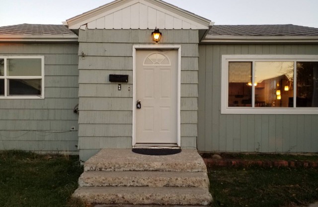 Charming 3-bedroom house with AC and WiFi in Cut Bank