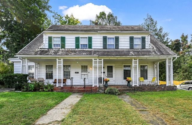 Charming 3-bedroom house with WiFi, AC in marvelous Hudson Valley.