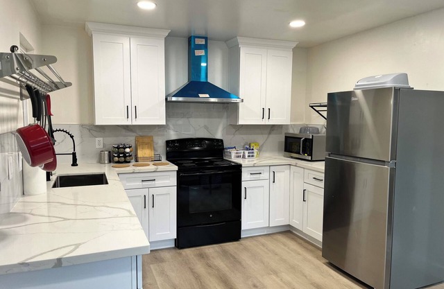 Charming 3-bedroom house with AC and WiFi in terrific San Jose