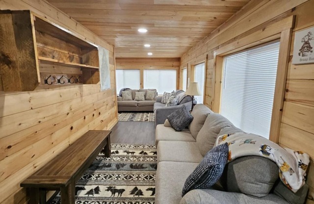 Charming 3-bedroom house in wonderful Sinclair with WiFi, AC