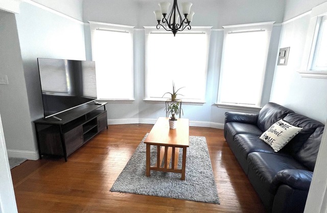 Charming 3-bedroom house in excellent Alameda with AC, WiFi