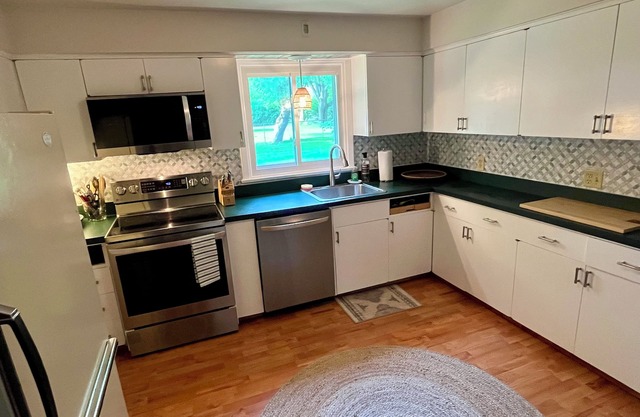 Charming 3-bedroom house in the heart of beautiful Bristol with WiFi, AC
