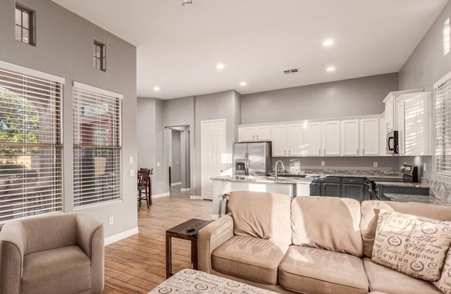 Charming 3-bedroom house with WiFi and AC in delightful Buckeye
