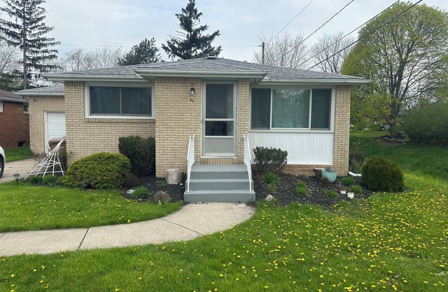Charming 3-bedroom house in Buffalo with WiFi and AC