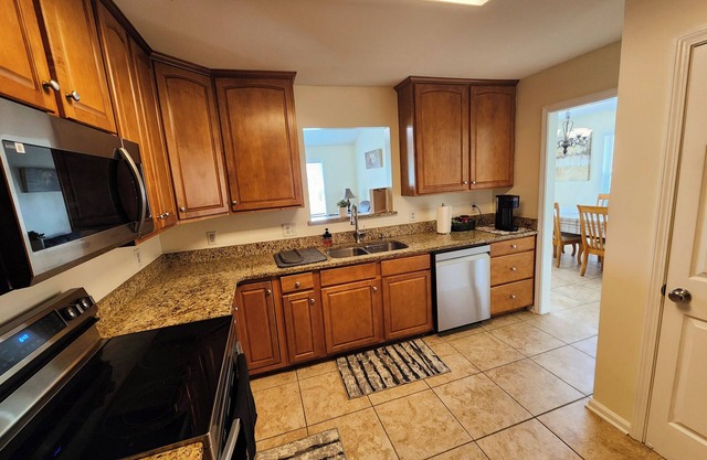 Charming 3-bedroom house in Calhoun
