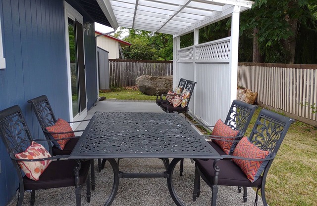 Charming 3-bedroom house Near Everett Mall.