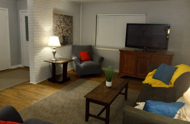 Charming 3-bedroom house in Killeen with AC, WiFi