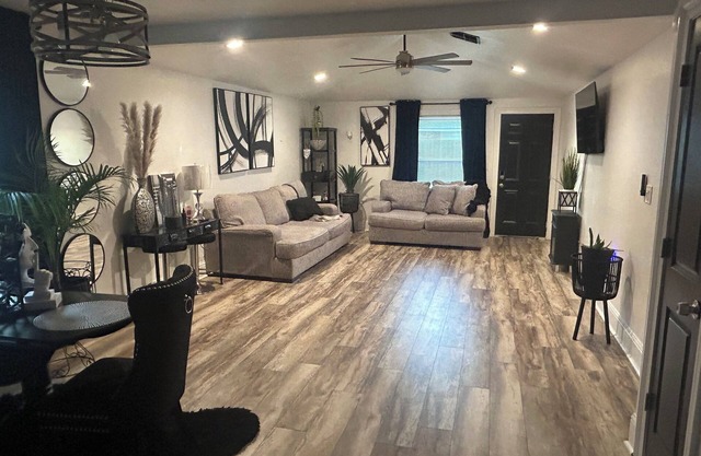 Charming 3-bedroom house with AC, WiFi in adorable LaPlace