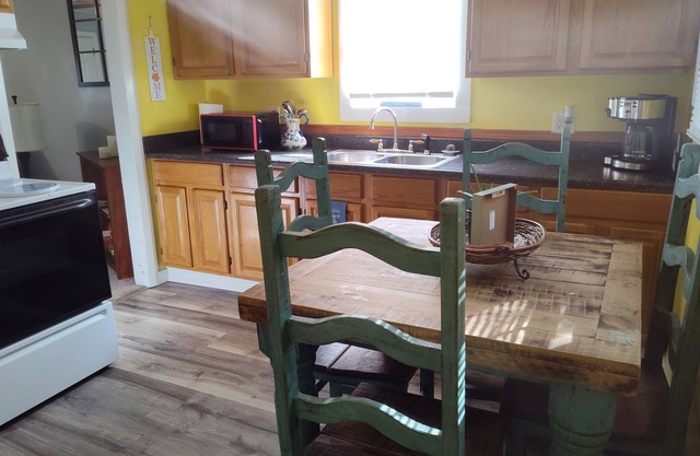 Charming 3-bedroom house in Licking, MO