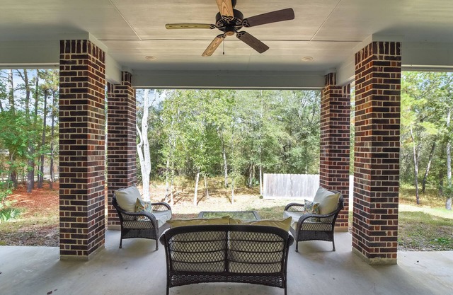Charming 3-bedroom house in fabulous Magnolia with WiFi and AC by Lake Conroe