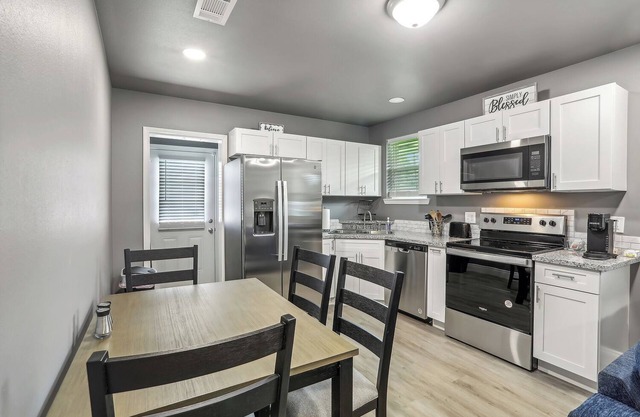 Charming 3-bedroom house with WiFi and AC in wonderful Brusly