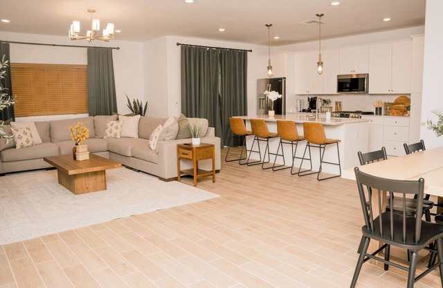 Charming 3-bedroom house with countryside aesthetics in fabulous Fresno.