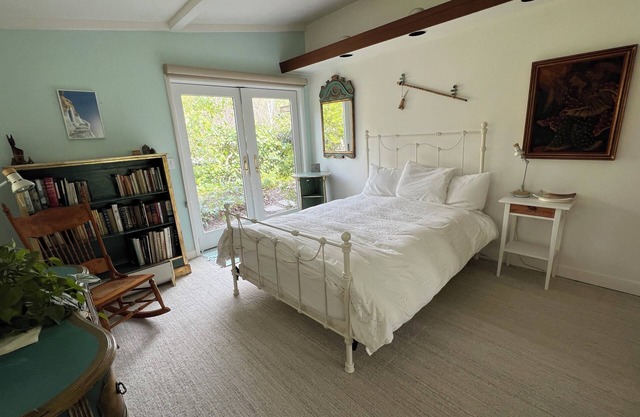 Charming 3-bedroom house in Orinda with AC, fruit trees, piano