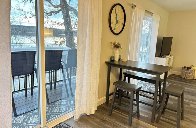Charming 3-bedroom house on Winnisquam Lake,