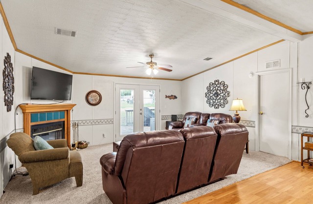 Charming 3-bedroom Lake house Near Cedar Creek