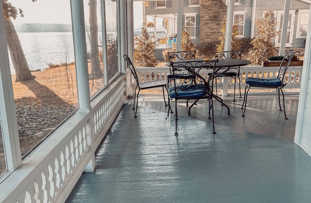 Charming 3 bedroom lake house