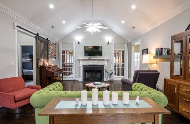 Charming 3 Bedroom on Private Land w/Lots of Space