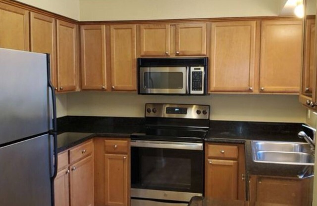 Charming 3-bedroom townhome in lovely San Ramon with AC