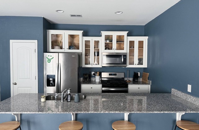 Charming 3-bedroom townhome with WiFi and AC iN Sumter close to Shaw AFB