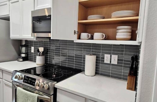 Charming 3-bedroom townhome in Temple with WiFi and AC
