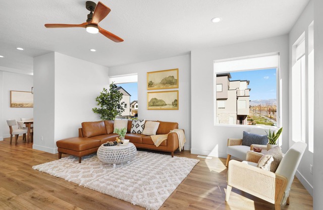 Charming 3-bedroom townhome with WiFi, AC in lovely small community