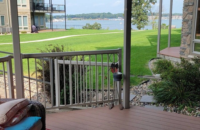 Charming 3-bedroom condo in terrific Arnolds Park
