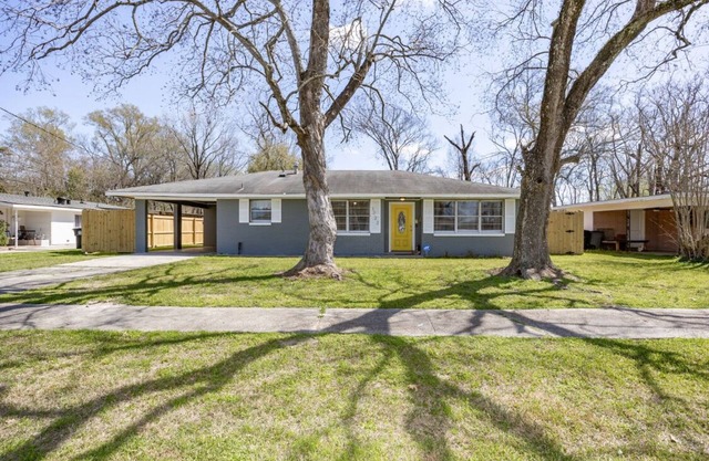 Charming 3-bedroom house with AC and WiFi in amazing Baton Rouge