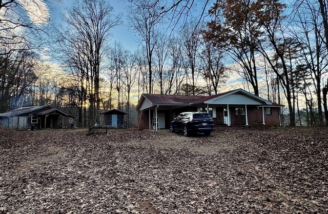Charming 3-bedroom house with WiFi, AC in enchanting Blairsville, GA