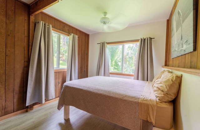 Charming 3-bedroom house - Enjoy a little peace of Aloha!