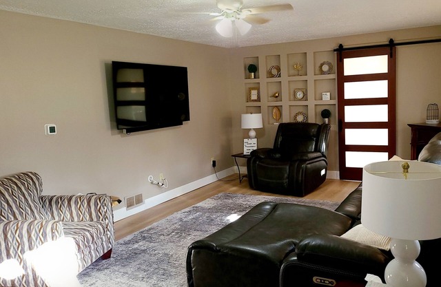 Charming 3-bedroom house on Waneta Lake, central to all Finger lakes