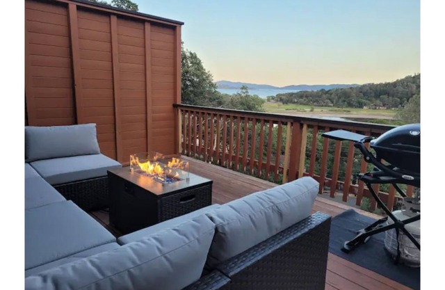 Charming 3 Bedroom Home with Lake & Mountain Views