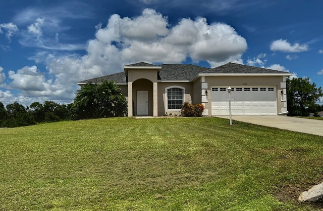Charming 3-bedroom house in Serene Myakka City near Freedom Factory & Terranova