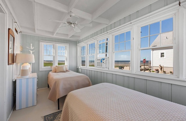 Charming 3-bedroom cottage in Old Saybrook with WiFi and AC