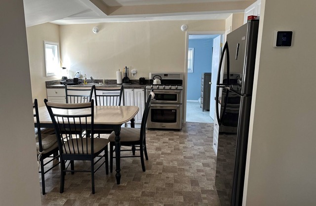 Charming 3-bedroom house with Wi-Fi and AC located in tranquil Somers Point,