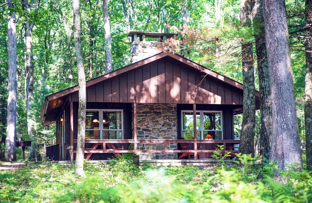 Charming 3 Bedroom Cabin in the Poconos on Private Resort