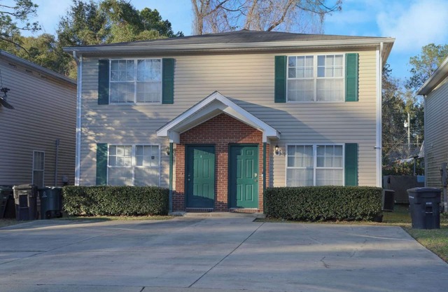 Charming 3-bedroom townhome with WiFi and AC in superb Tallahassee