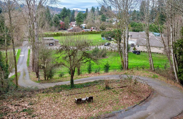 Charming 3-bedroom cabin in Woodinville with AC, WiFi