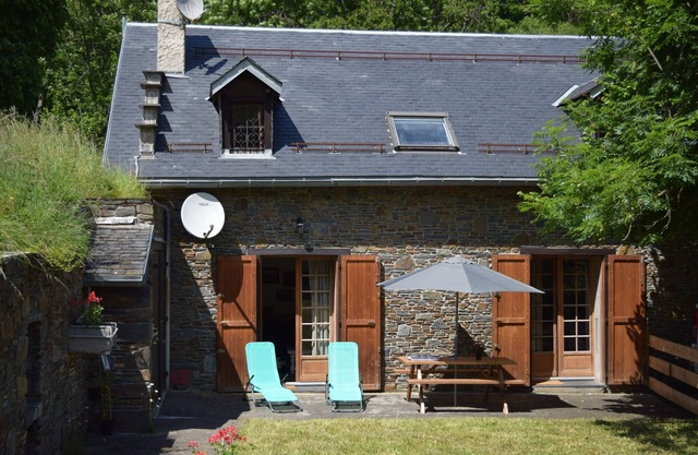 CHALET MIT CHARME 3 SCHLÜSSEL GARTEN 5 MN VOM ZENTRUM VON LUCHON 15 MN PEYRAGUDES GESCHLOSSEN