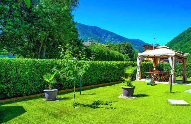 Charmante 3½-Zimmer-Wohnung mit großem Garten mit Pavillon und Barbecue